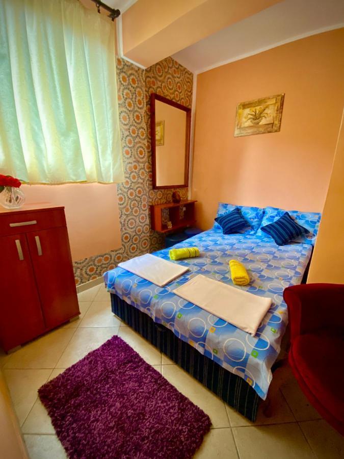 Vila Duricic 300M Od Mora Hotel เดโนวิชี ภายนอก รูปภาพ