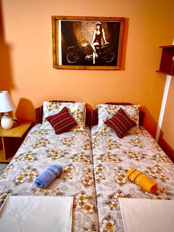 Vila Duricic 300M Od Mora Hotel เดโนวิชี ภายนอก รูปภาพ