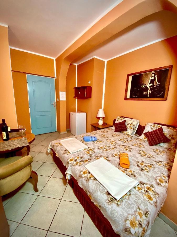 Vila Duricic 300M Od Mora Hotel เดโนวิชี ภายนอก รูปภาพ