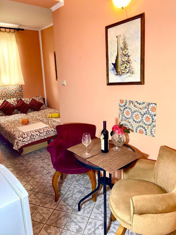 Vila Duricic 300M Od Mora Hotel เดโนวิชี ภายนอก รูปภาพ