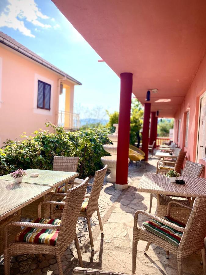 Vila Duricic 300M Od Mora Hotel เดโนวิชี ภายนอก รูปภาพ